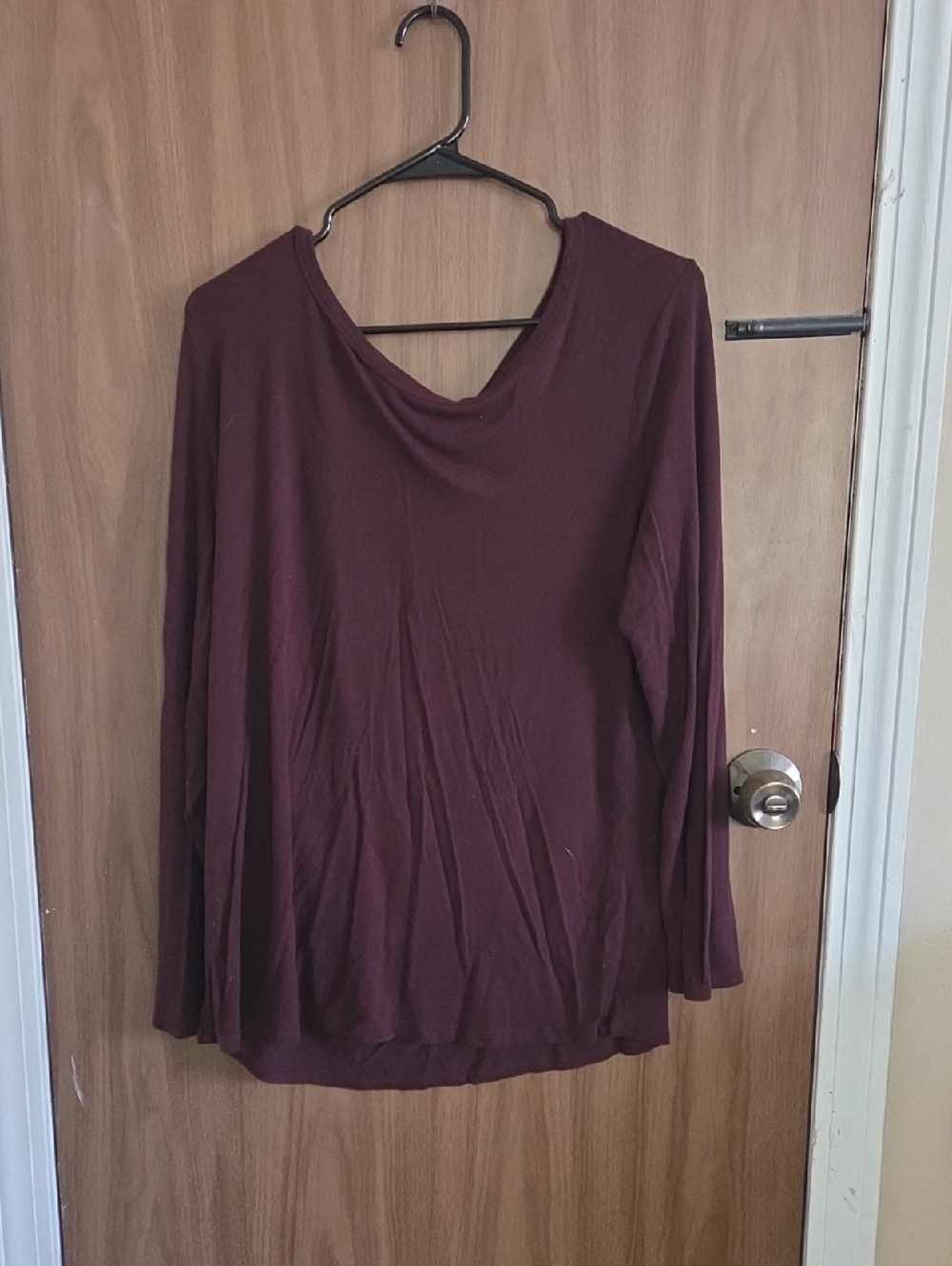 Maurices Long Sleeve V-Neck Top in Wine
